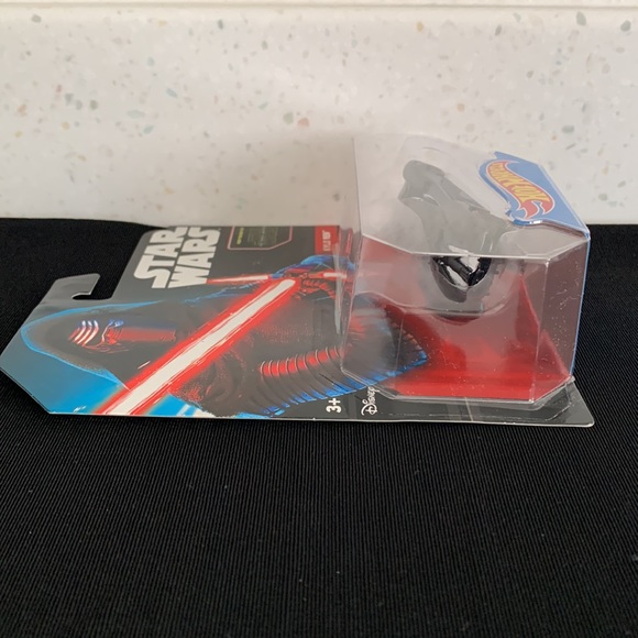 2014 Mattel Hot Wheels Disney Star Wars Kylo Ren Car - Picture 6 of 8